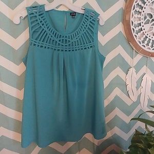 Turquoise rafaella cage front sleeveless shirt Lrg